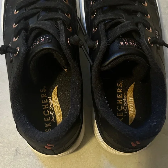 BOGO !!! Sketchers Arch Fit Arcade - Picture 6 of 14